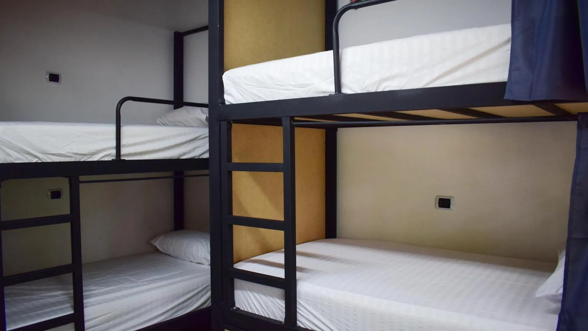 Area 51 Hostel Medellin 0*,  Colombia